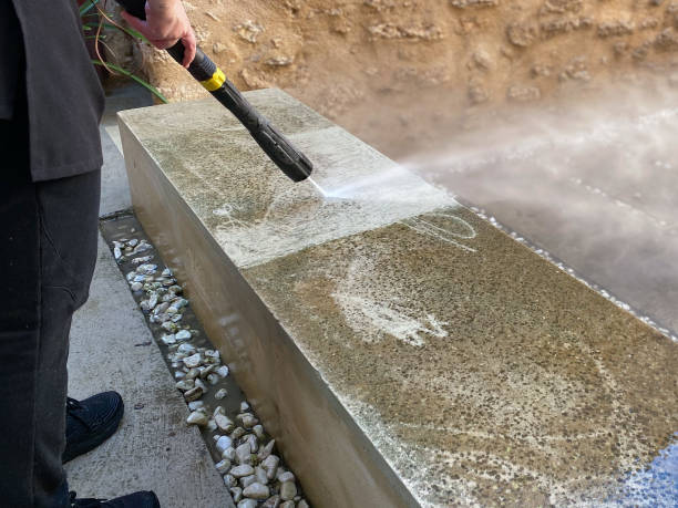Best Concrete Pressure Washing  in Country Clu, MO