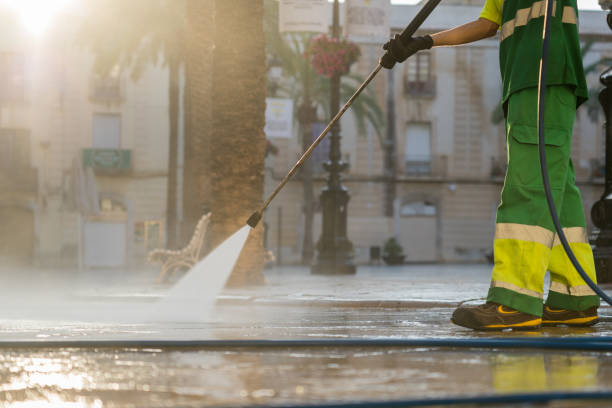 Best Commercial Building Pressure Washing  in Country Clu, MO