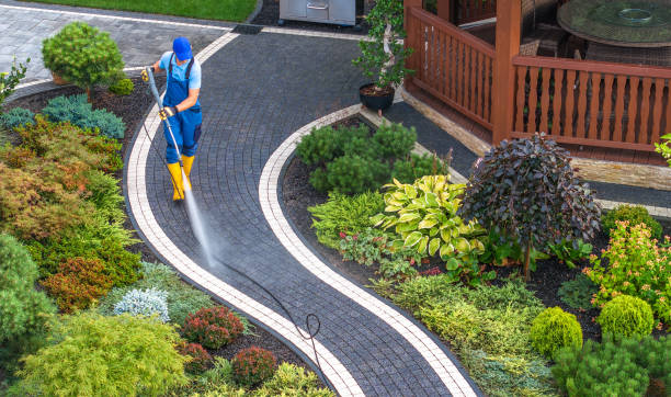 Best Local Pressure Washing Services  in Country Clu, MO